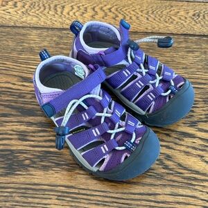 Keen Newport kids water shoes/sandals size 10 toddler